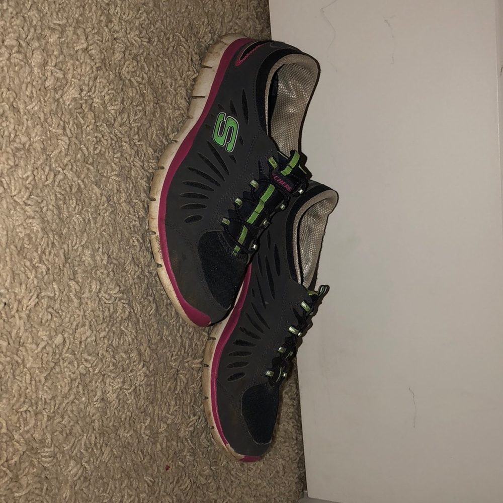 Worn gymshoes